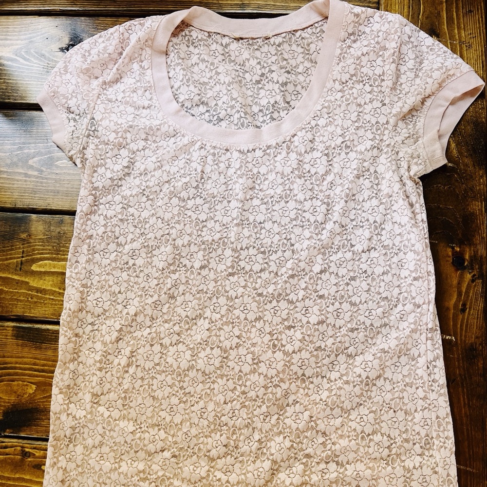 vintage lace shirt 🩷